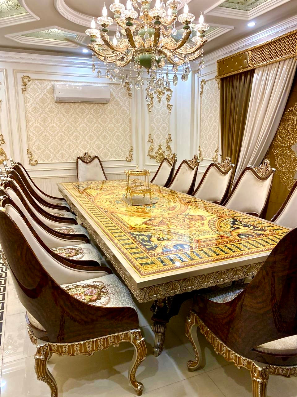 Majestic Aurelia Dinning Table | Creates Grand Dining Experience
